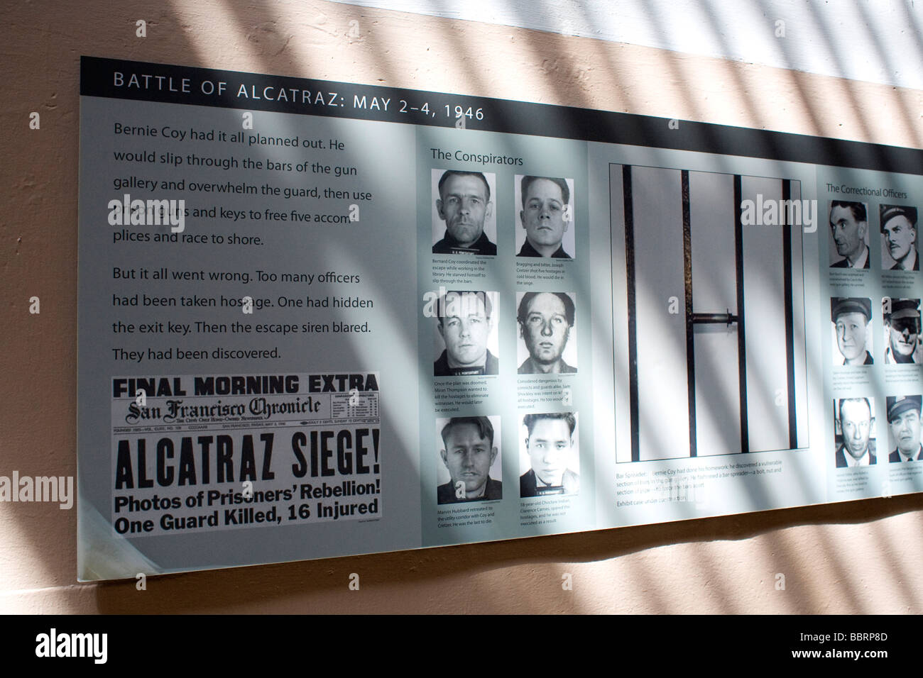 Inscrivez-vous dans le bloc cellulaire principal d'Alcatraz prison qui décrit la bataille de 1946 et tentative d'évasion par six prisonniers. Banque D'Images