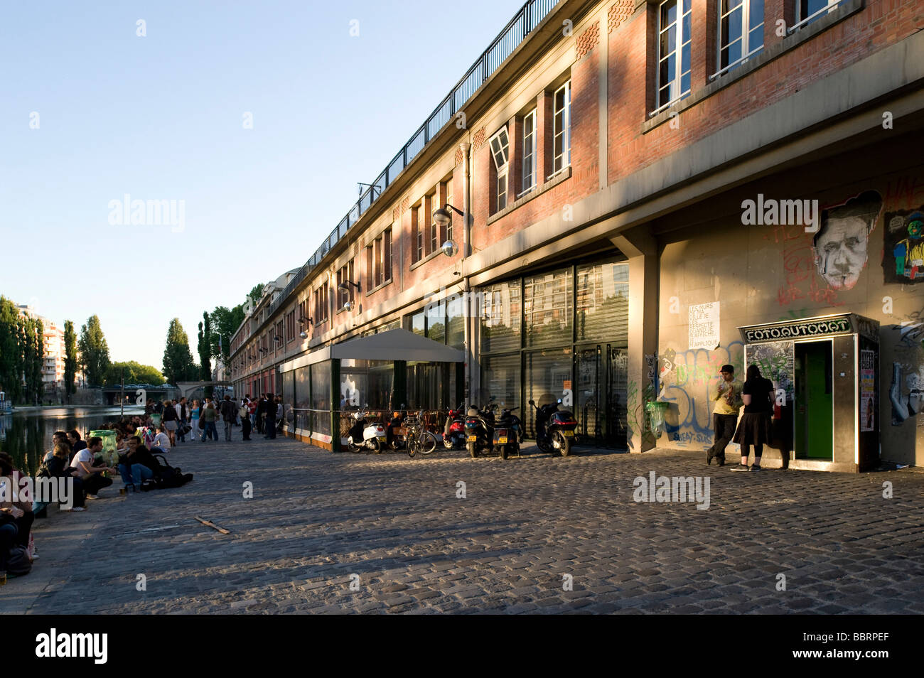 Paris Canal St Martin Independent Music Club Point Ephémère Banque D'Images