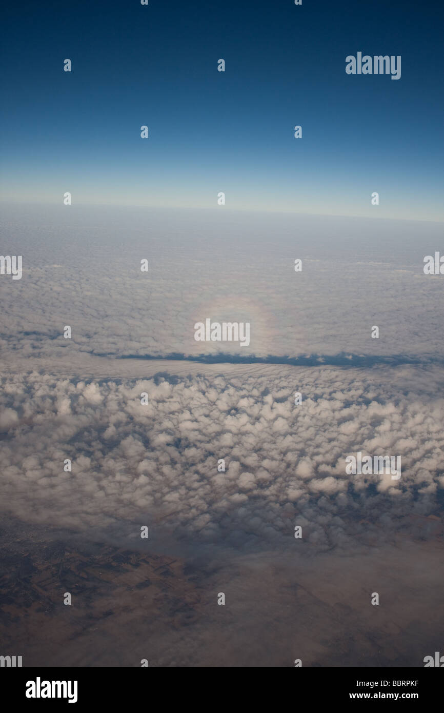 Arc-en-ciel circulaire d'un avion. Banque D'Images