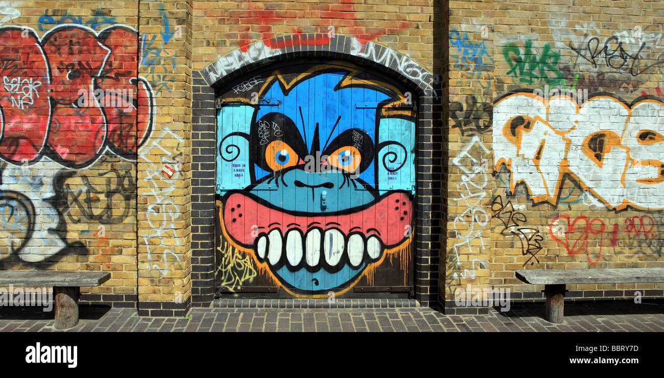 Le Graffiti près de Regent's Canal, Hackney, Londres Banque D'Images
