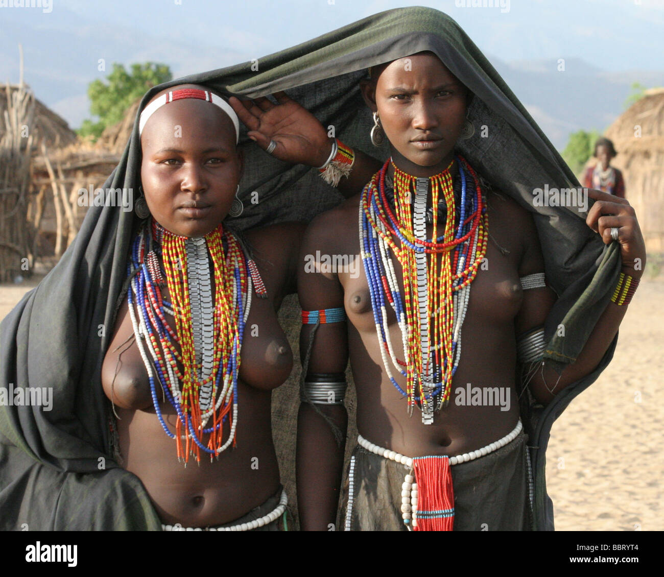 Vallée de l'Omo Ethiopie Afrique deux femmes de la tribu Arbore Banque D'Images