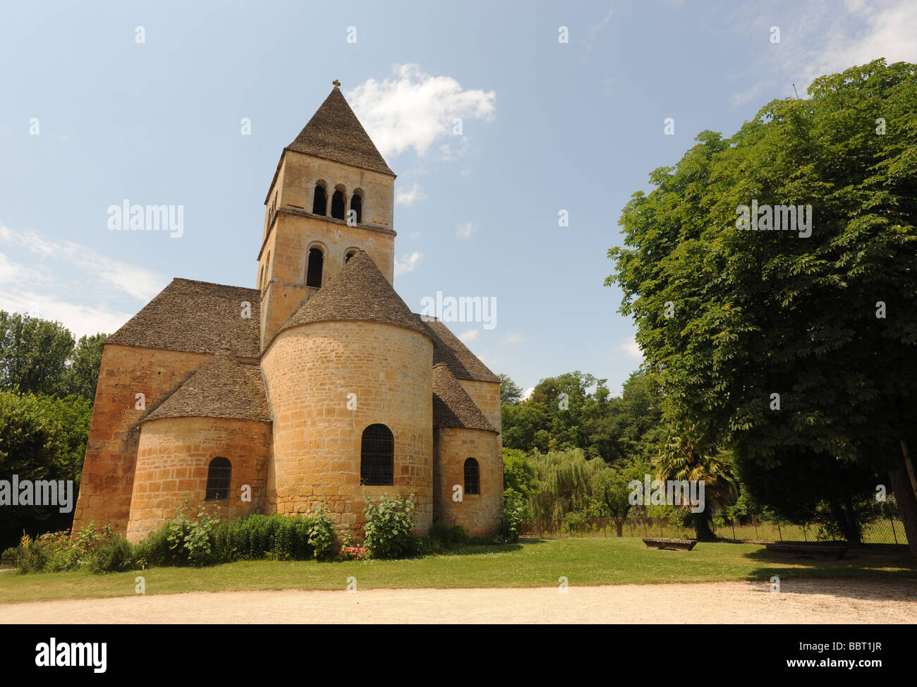 L'église de pierre à St Leon sur Vezere en Dordogne France Banque D'Images