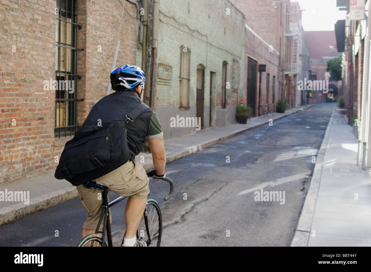 Bike messenger retour voir San Francisco California United States of America Banque D'Images