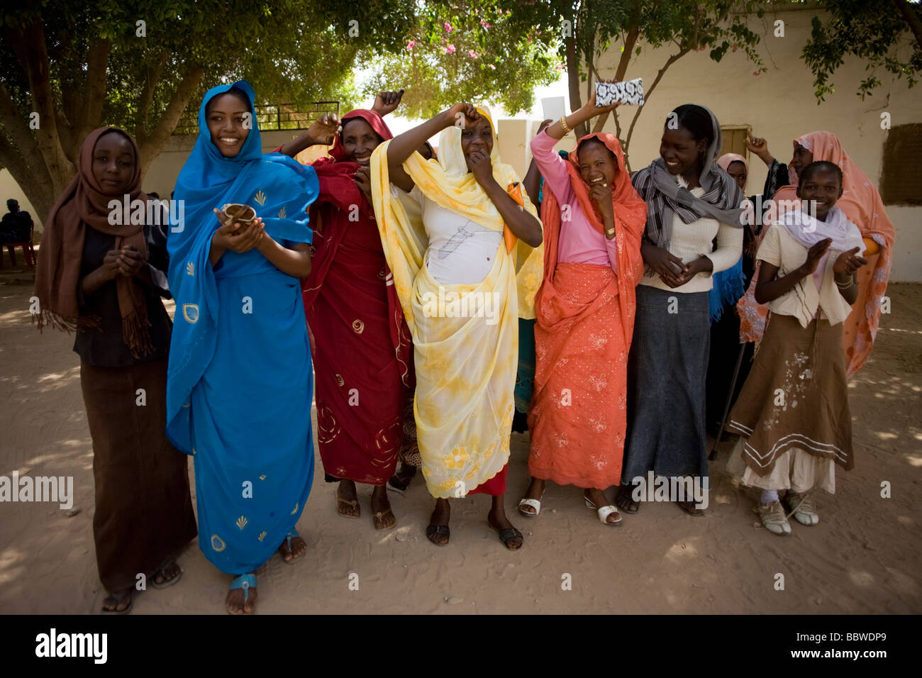 Assister à des femmes politiques chers rallye de la paix dans un composé tente appartenant au Gouverneur du Darfour à Al Fasher Banque D'Images