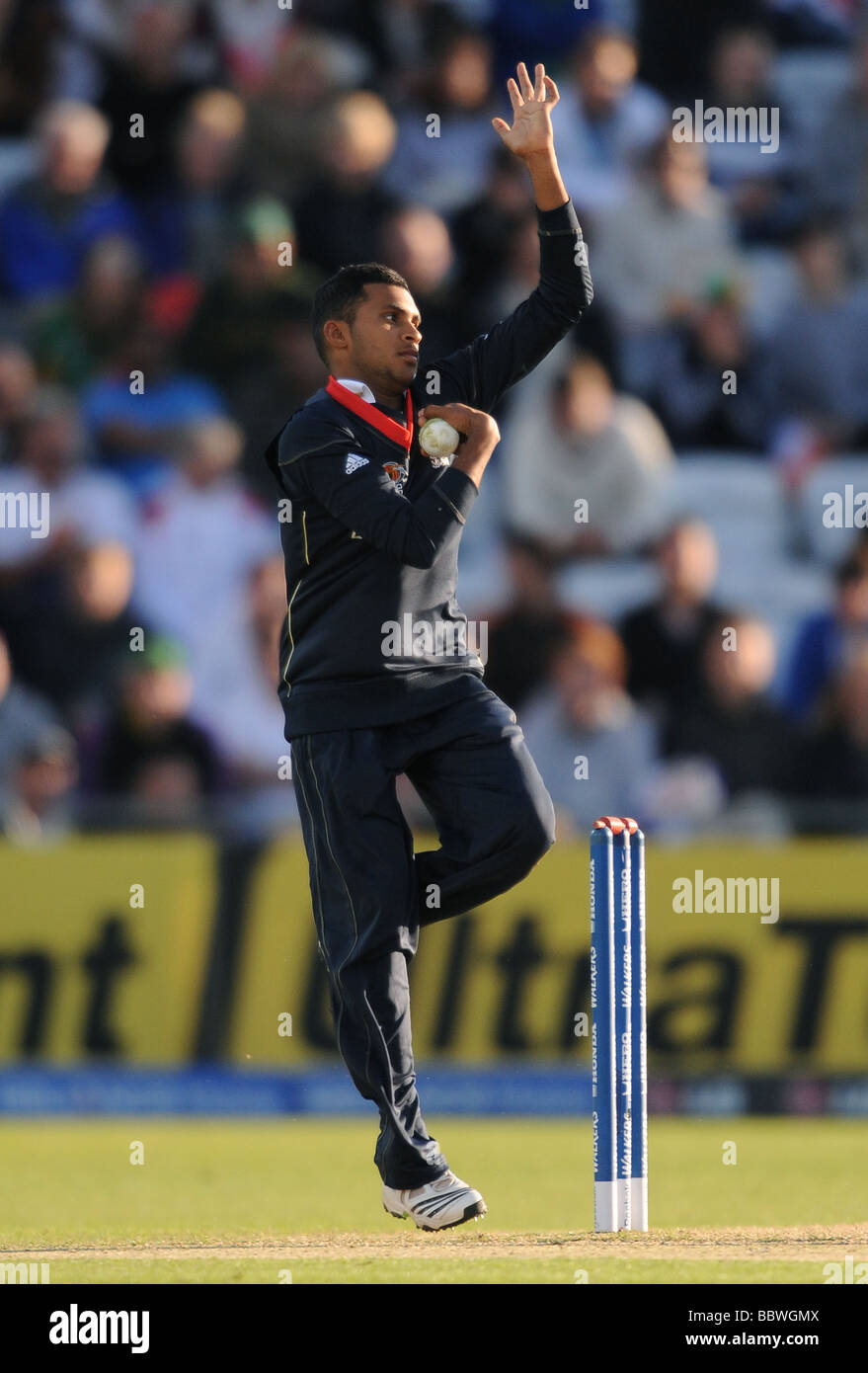 ADIL RASHID ANGLETERRE ANGLETERRE NOTTINGHAM TRENT BRIDGE 11 Juin 2009 Banque D'Images