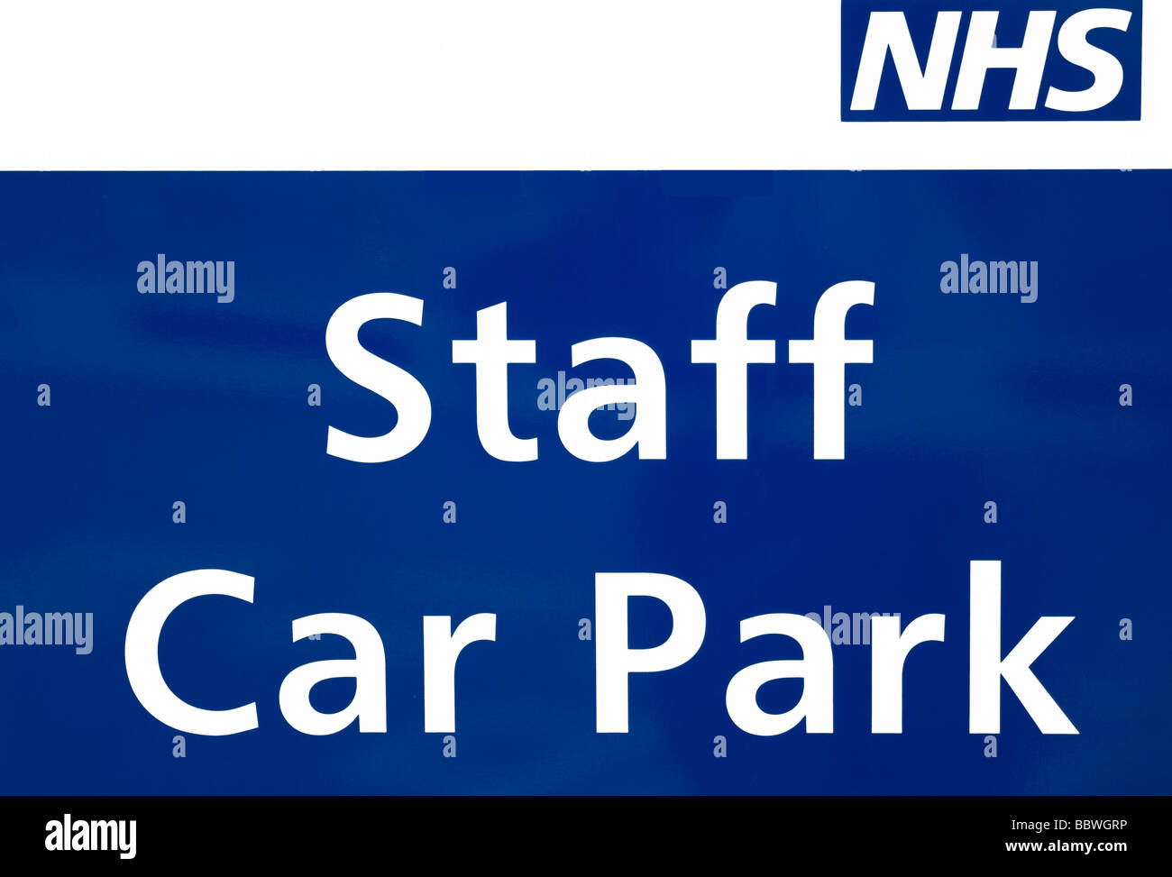 Le personnel du NHS Parking Sign Banque D'Images