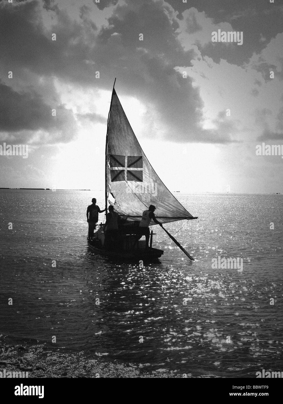 Les gens de la voile à alagoas plage mer Brésil Banque D'Images