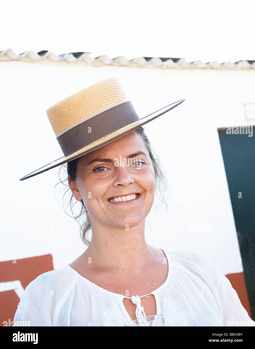 Femme portant un chapeau traditionnel espagnol en Espagne Photo Stock -  Alamy