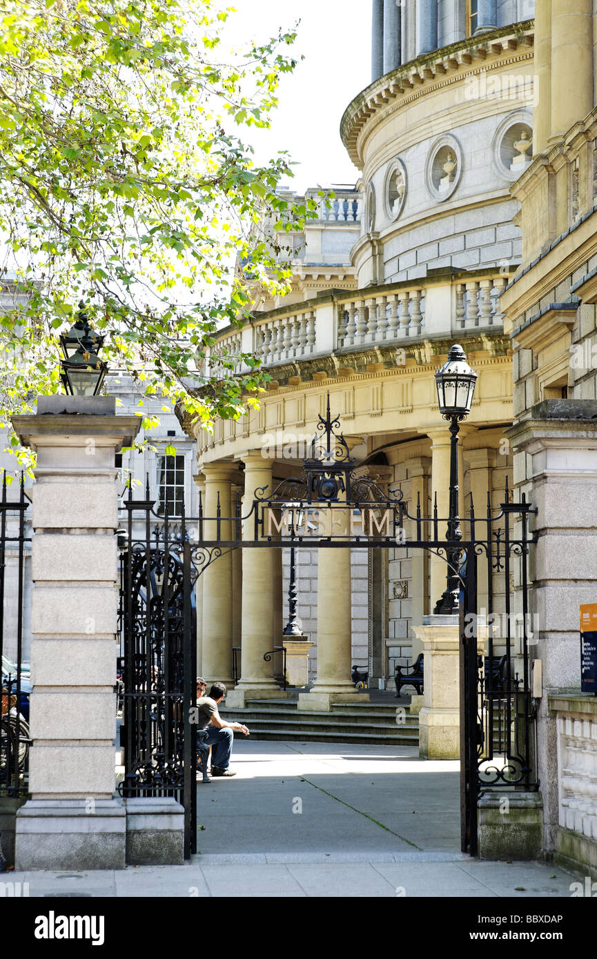 Entrée du musée national d'archéologie et d'histoire bâtiment Dublin République d'Irlande Banque D'Images