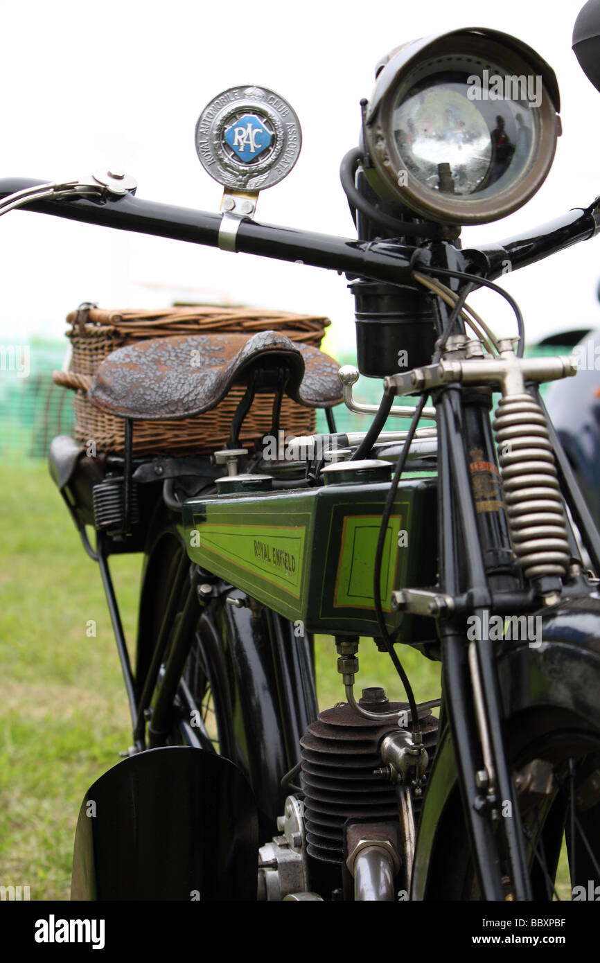 Un vieux vélo pièce de musée Banque D'Images