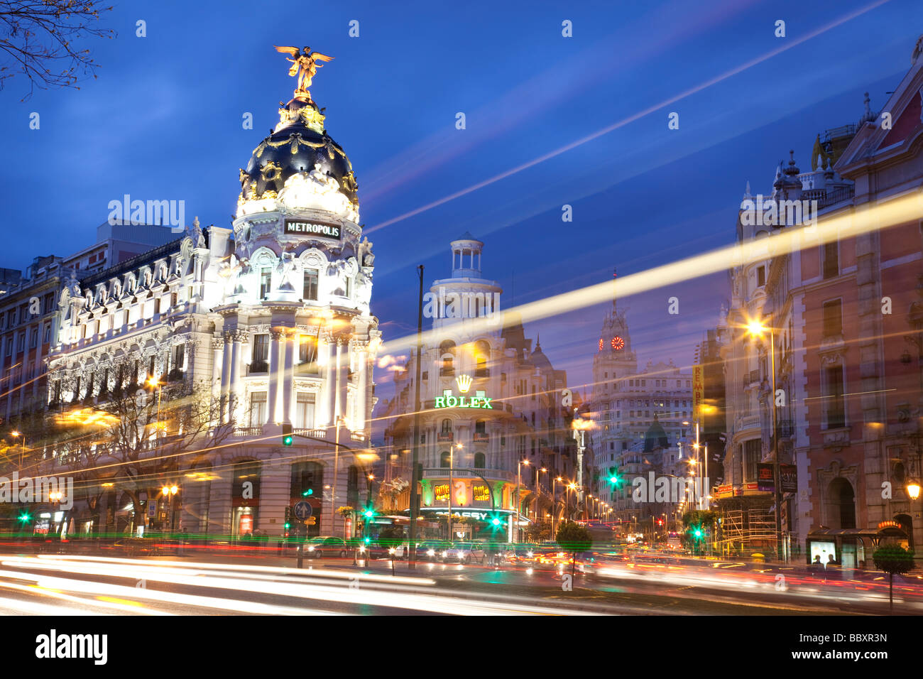 Afficher le long de la Gran Via de Madrid Espagne au crépuscule Banque D'Images