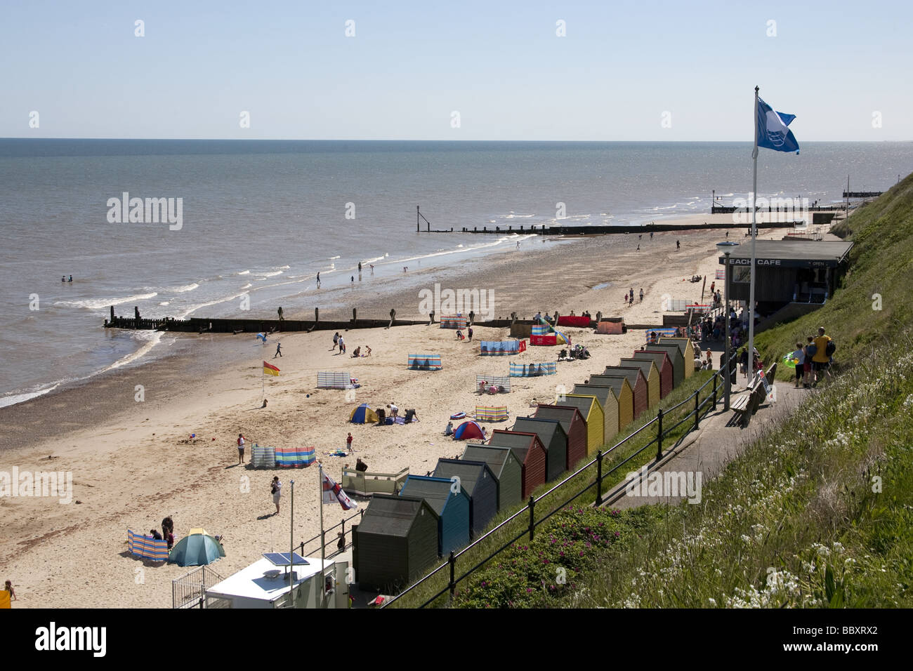 Mundesley Beach et abris Norfolk Banque D'Images