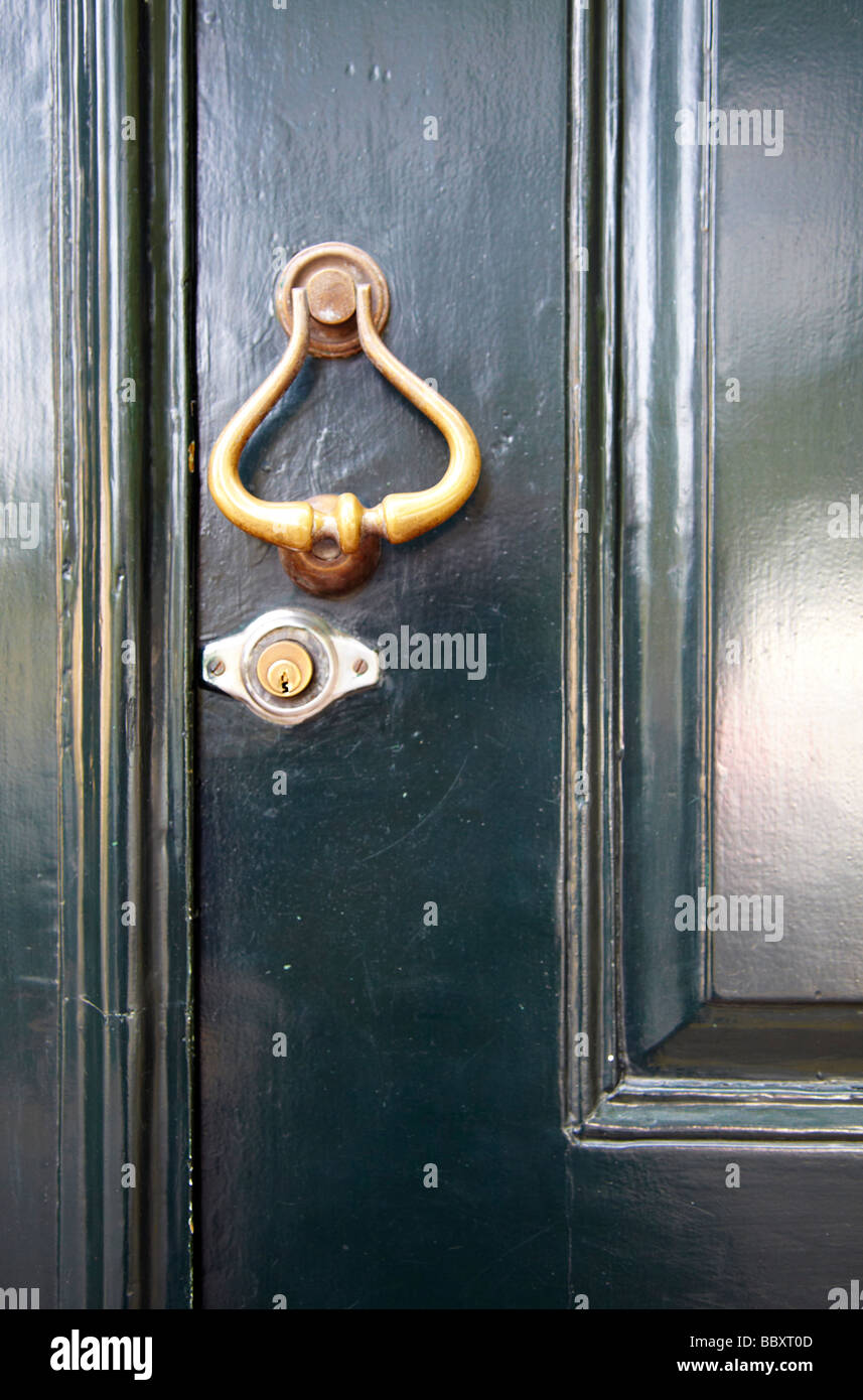 Vieille porte verte, porte avant Banque D'Images