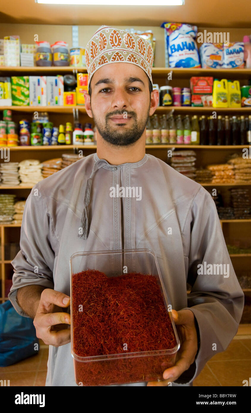 Marchand d'épices dans le souk de Nizwa Oman Banque D'Images