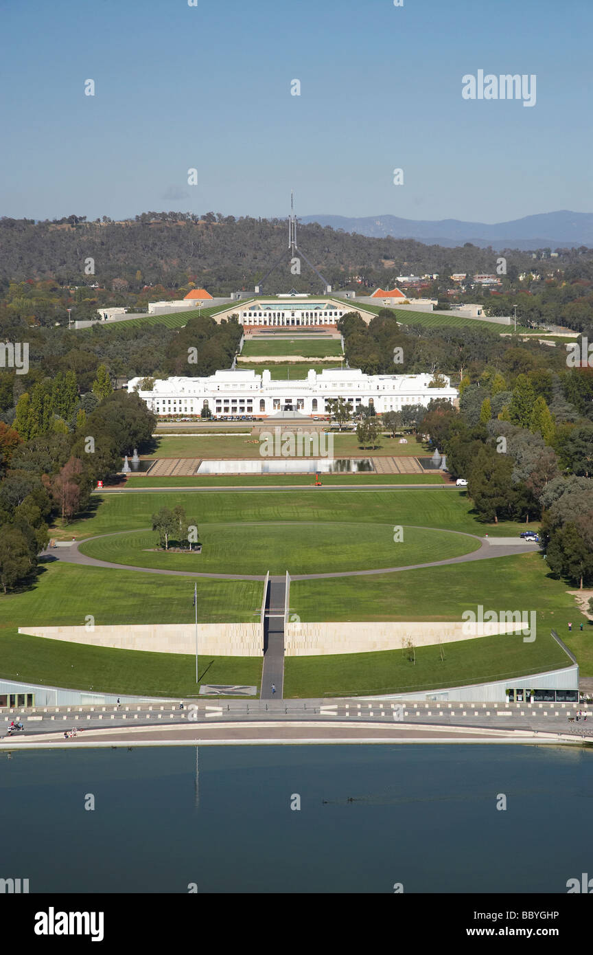 Parlement Chambre haut et Old Parliament House et le lac Burley Griffin Canberra ACT Australie aerial Banque D'Images