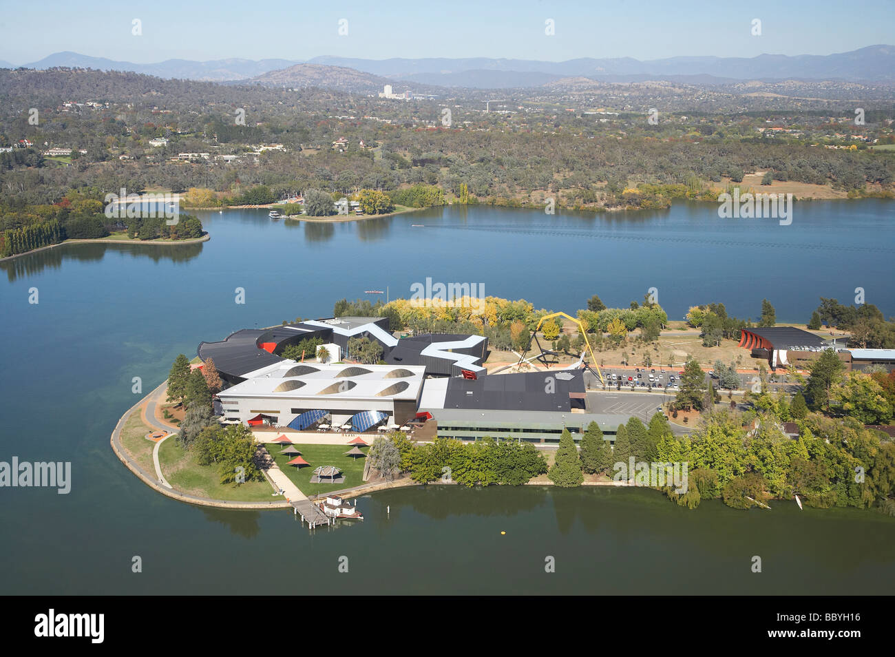 Musée national de l'Australie Péninsule Acton Lac Burley Griffin Canberra ACT Australie aerial Banque D'Images