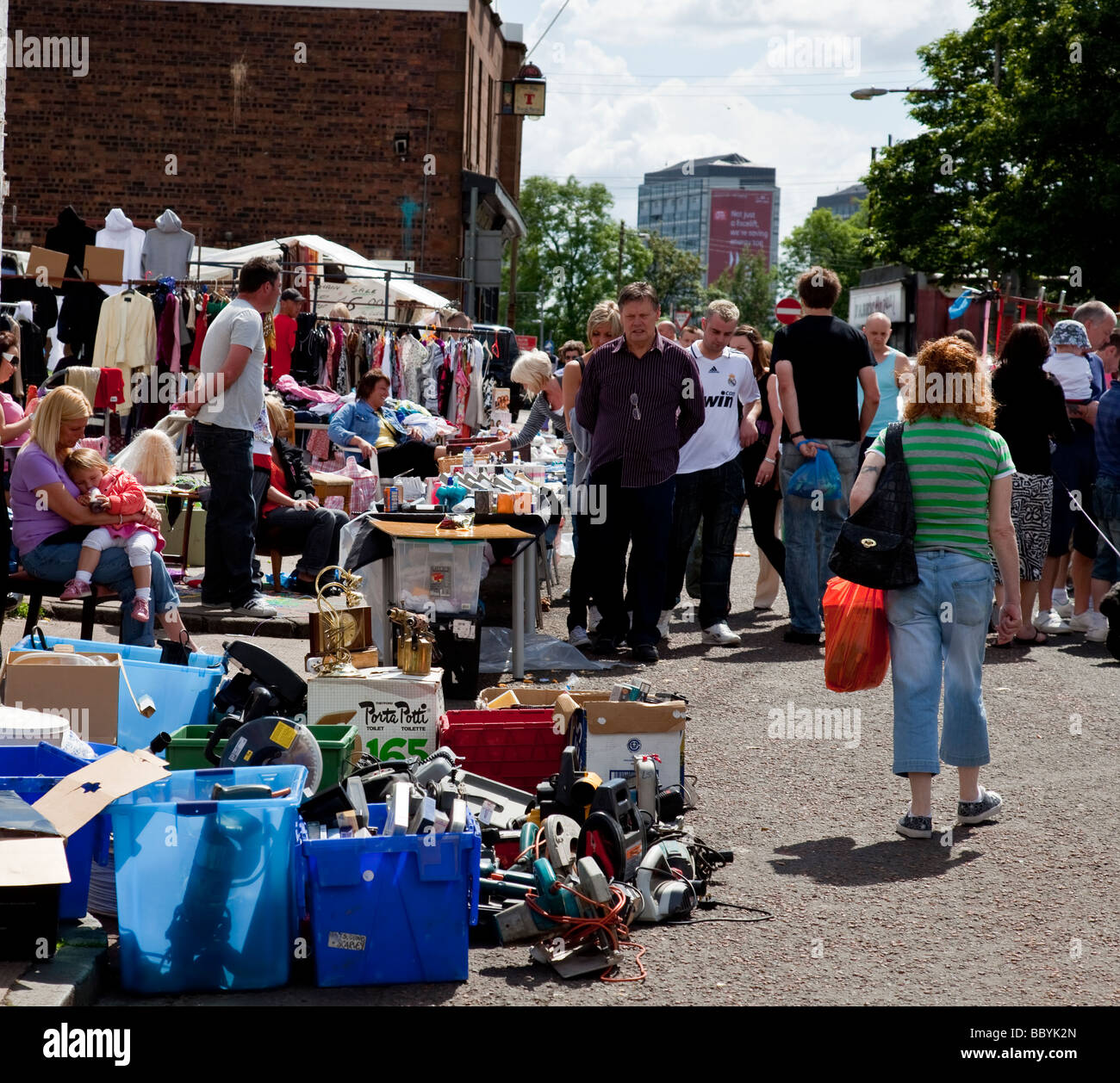 Les Barras, le célèbre marché de rue dans la région de Gallowgate de l'East End de Glasgow. Banque D'Images