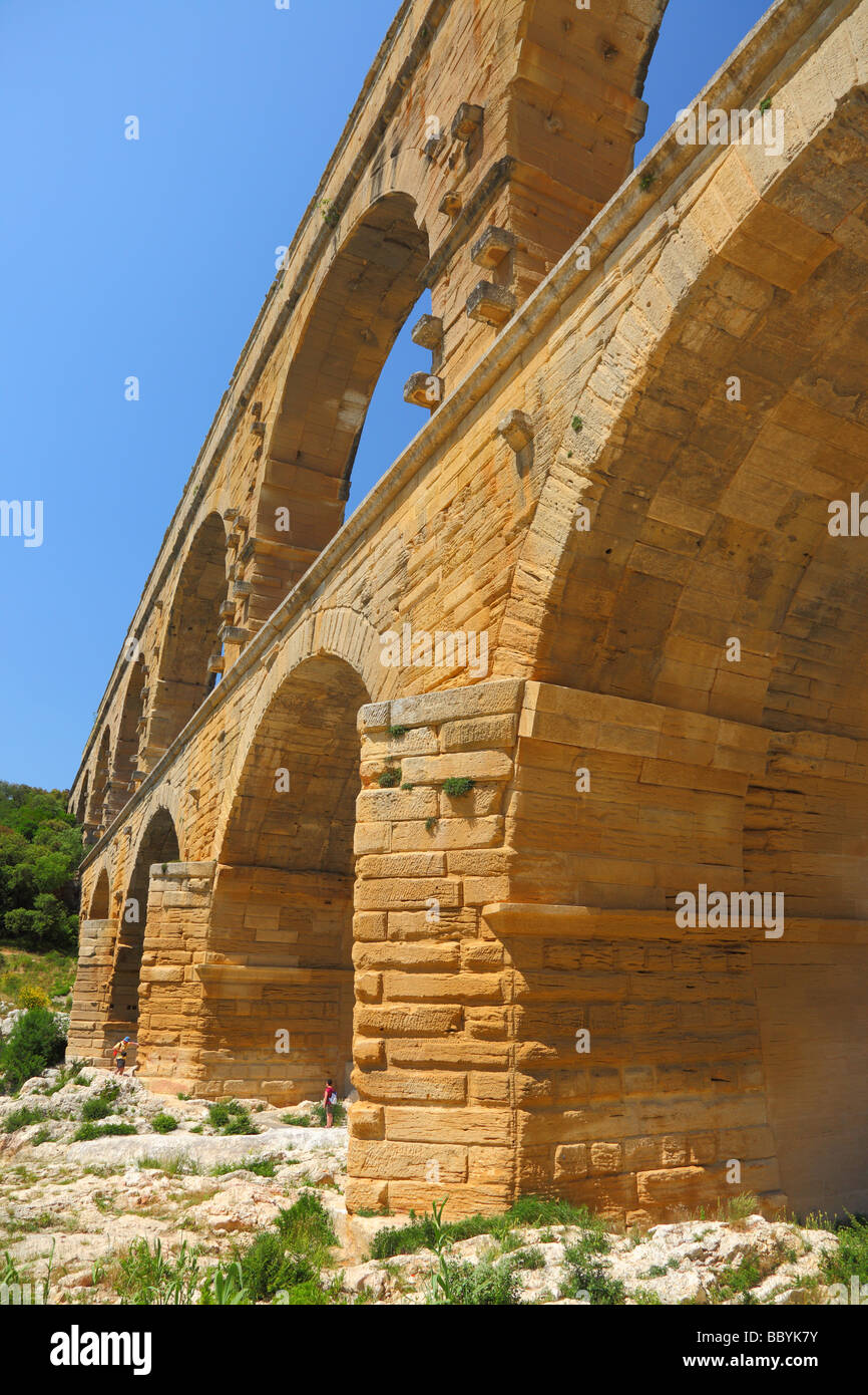 Aqueduc romain ancien Pont du Gard Languedoc-Rousillon France Banque D'Images