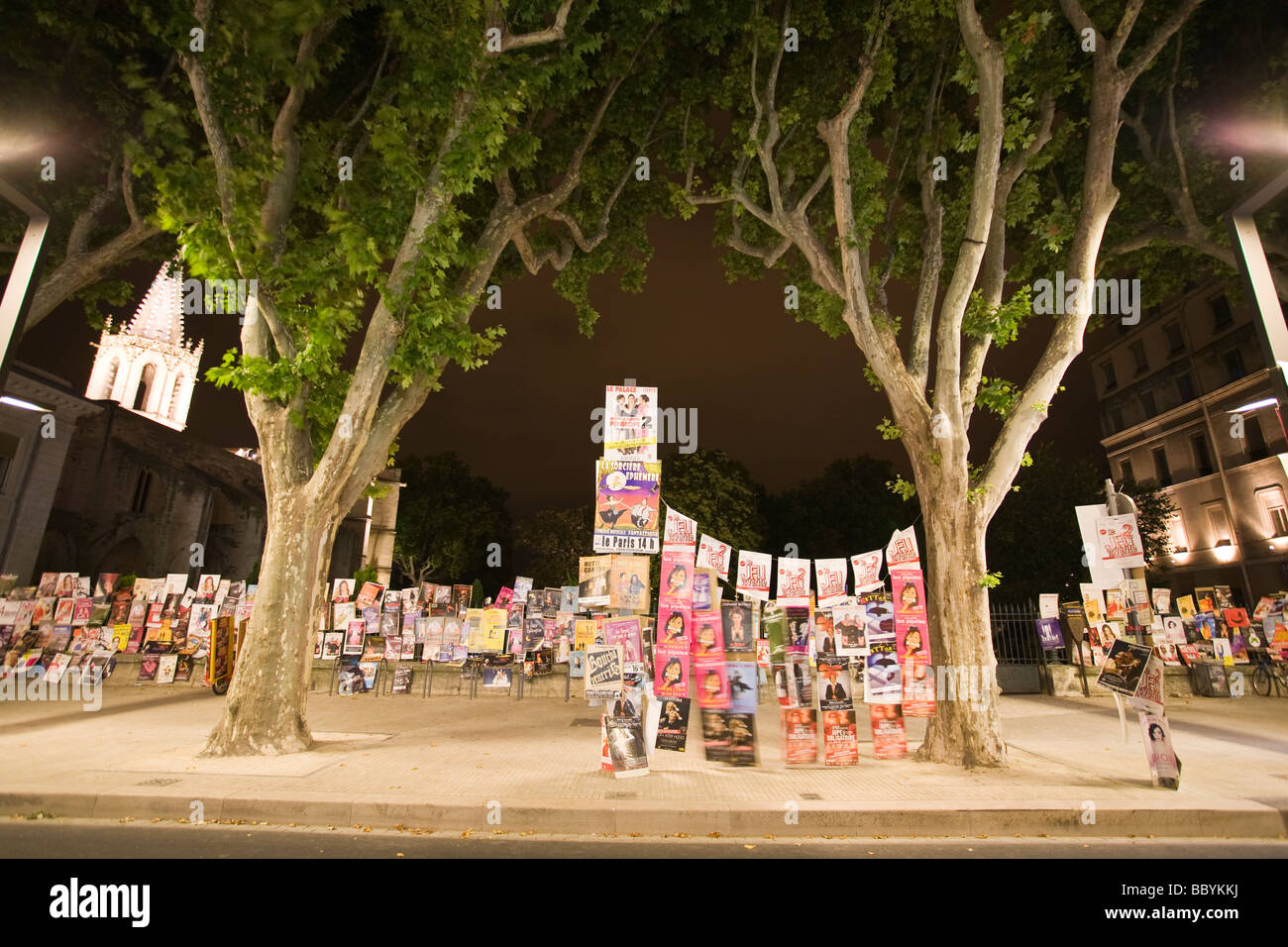 Affiche publicitaire pendant le festival de théâtre à Avignon Banque D'Images
