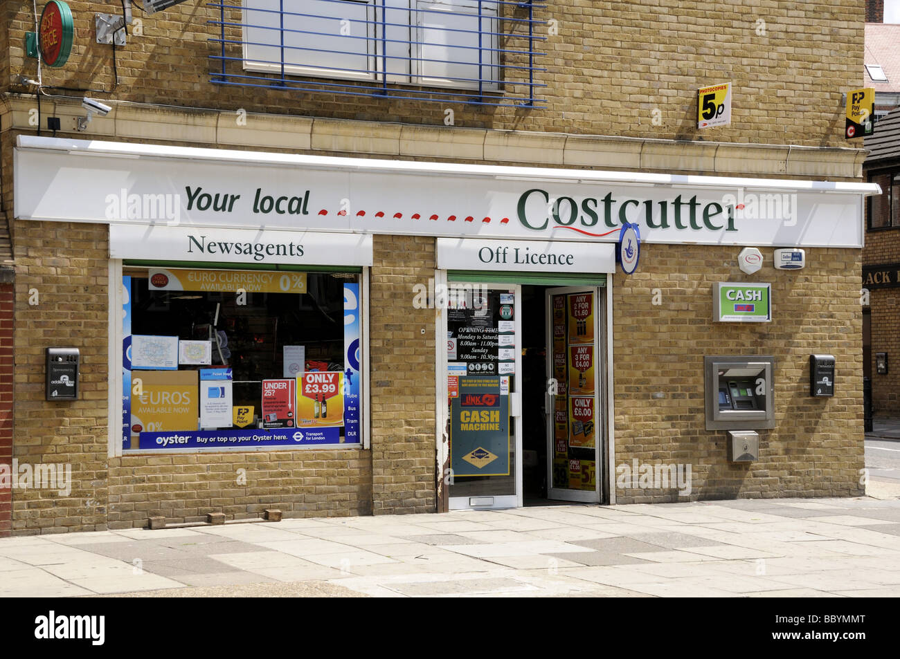 Magasin local Costcutter Southwark London England UK Banque D'Images