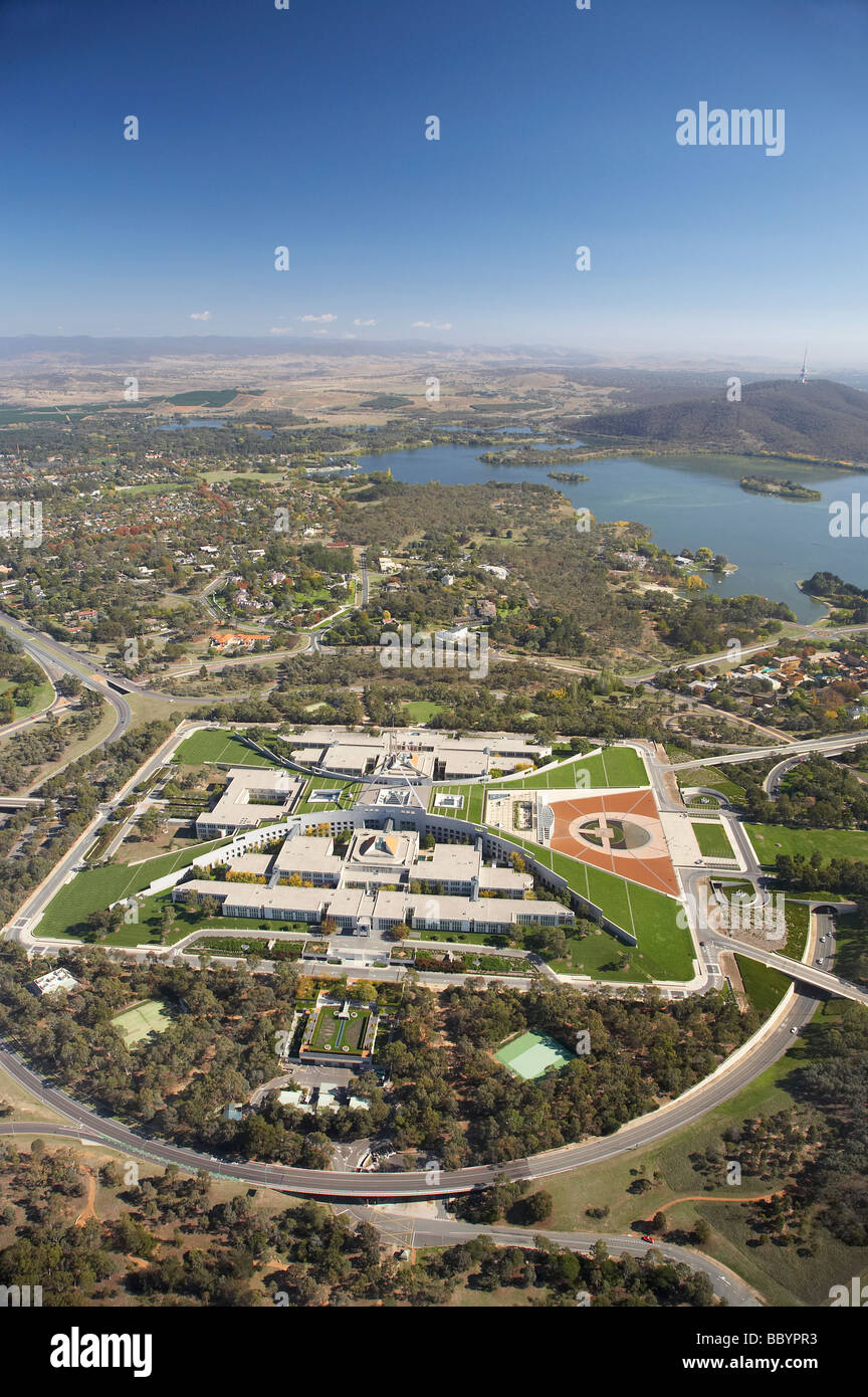 La Maison du Parlement Capital Hill et le lac Burley Griffin Canberra ACT Australie aerial Banque D'Images