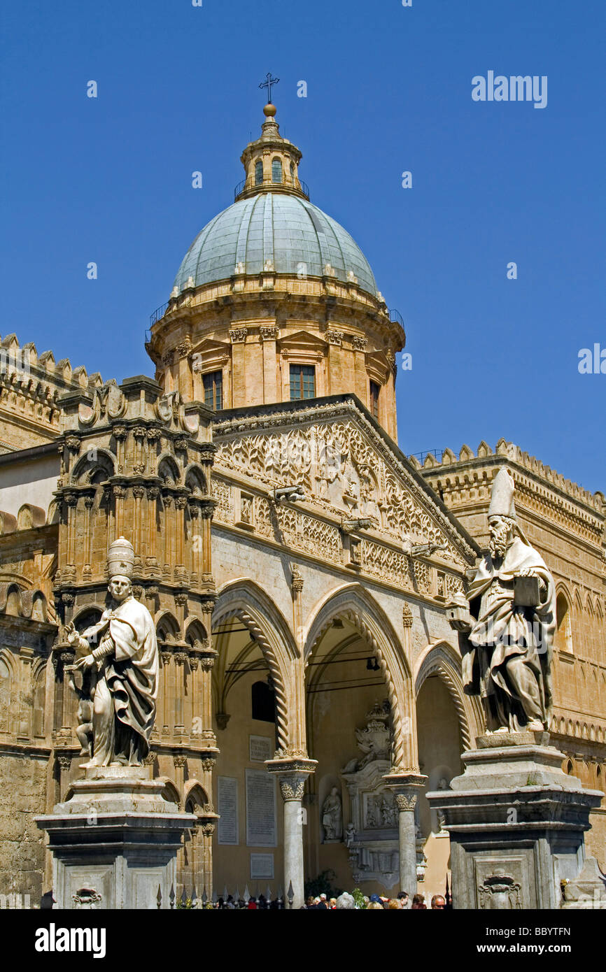 La cathédrale de Palerme, Piazza Cattedrale, Palermo, Sicily, Italy, Europe Banque D'Images