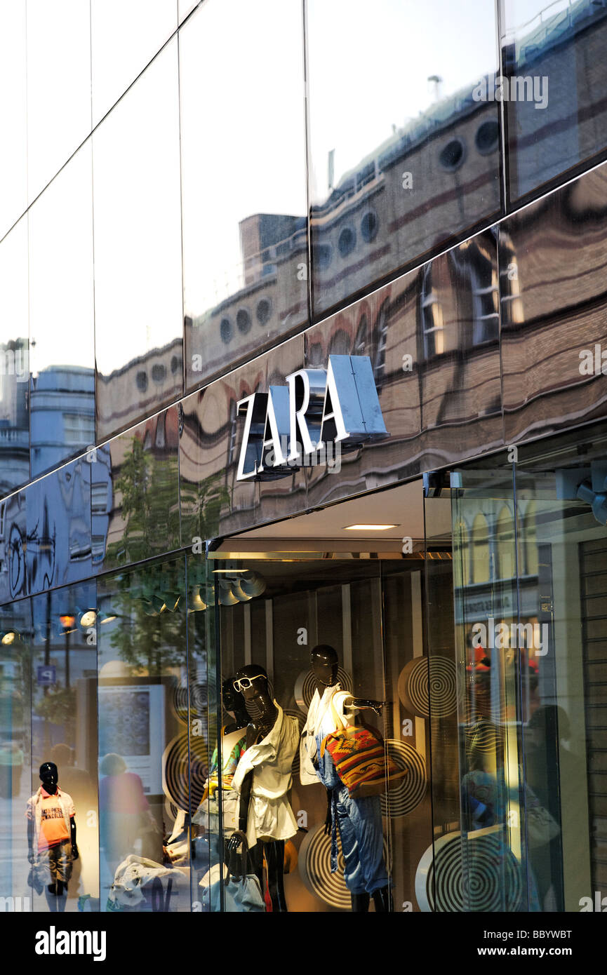 Boutique Zara sign Dublin République d'Irlande Photo Stock - Alamy