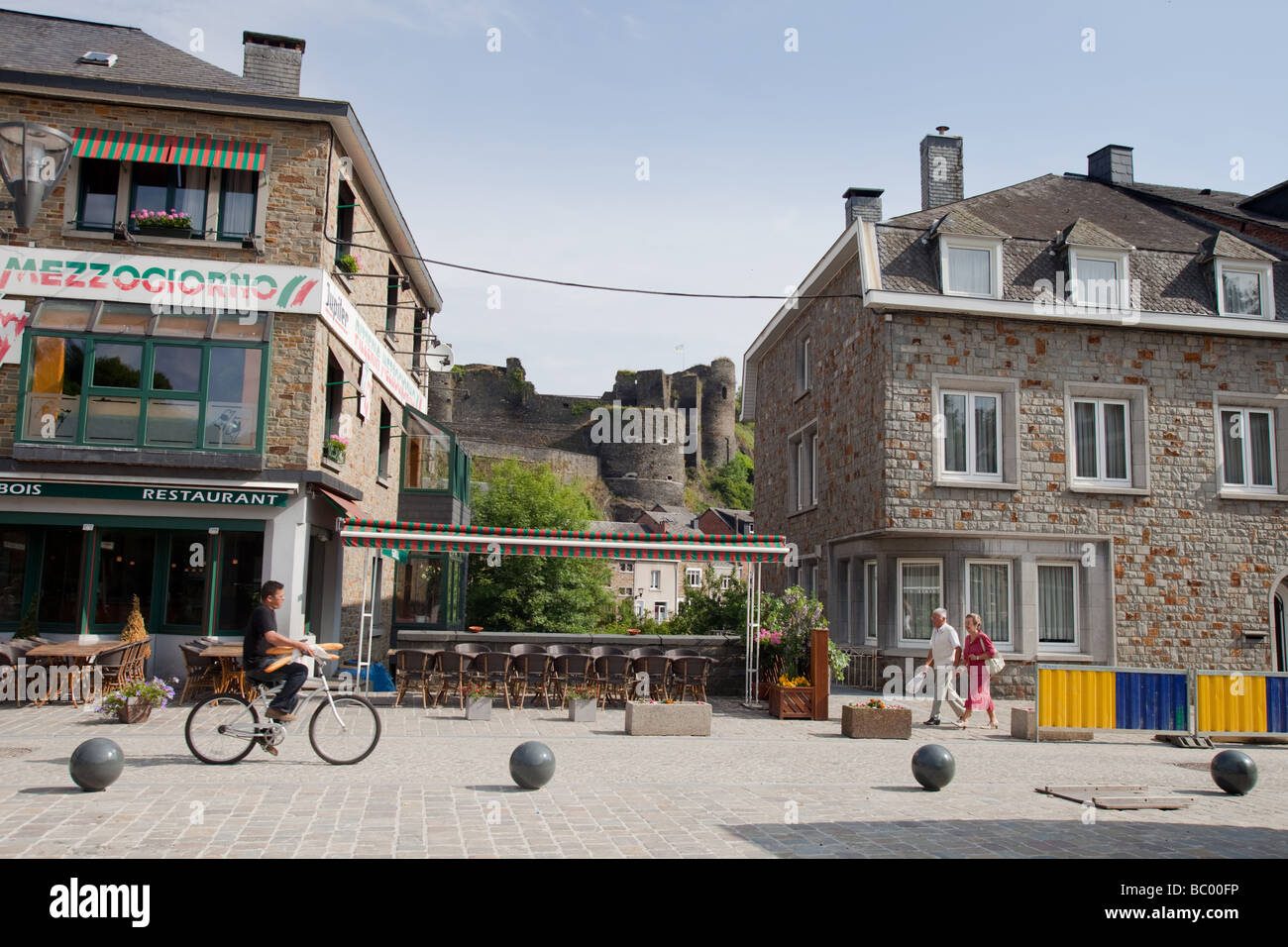 La Roche-en-Ardenne ville de Belgique avec l'Ourthe Banque D'Images