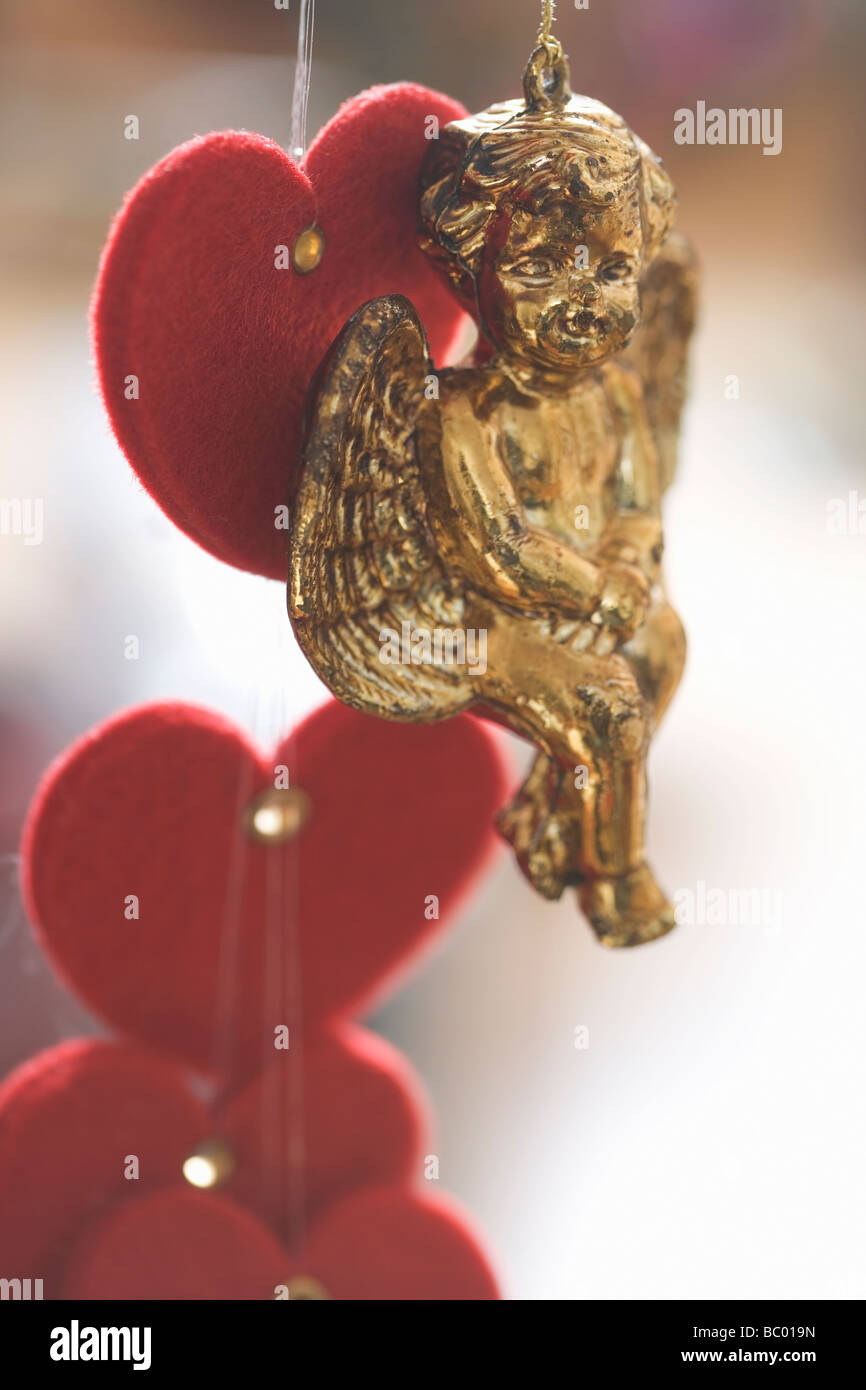 Saint-valentin décoration pendaison de brindille Banque D'Images