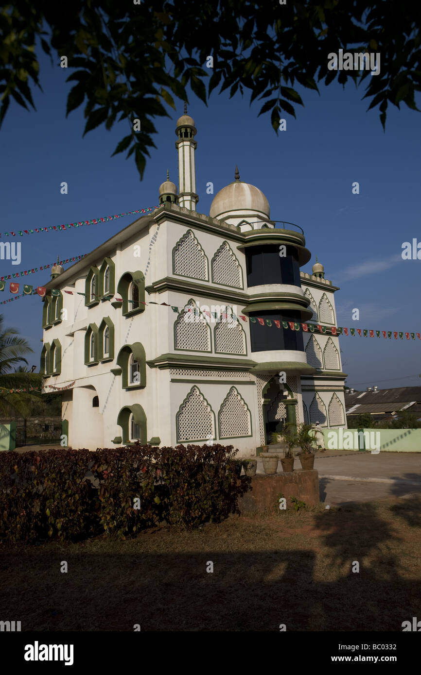 Périodes de calme à mosquée de Ponda ville. Goa, Inde. Banque D'Images