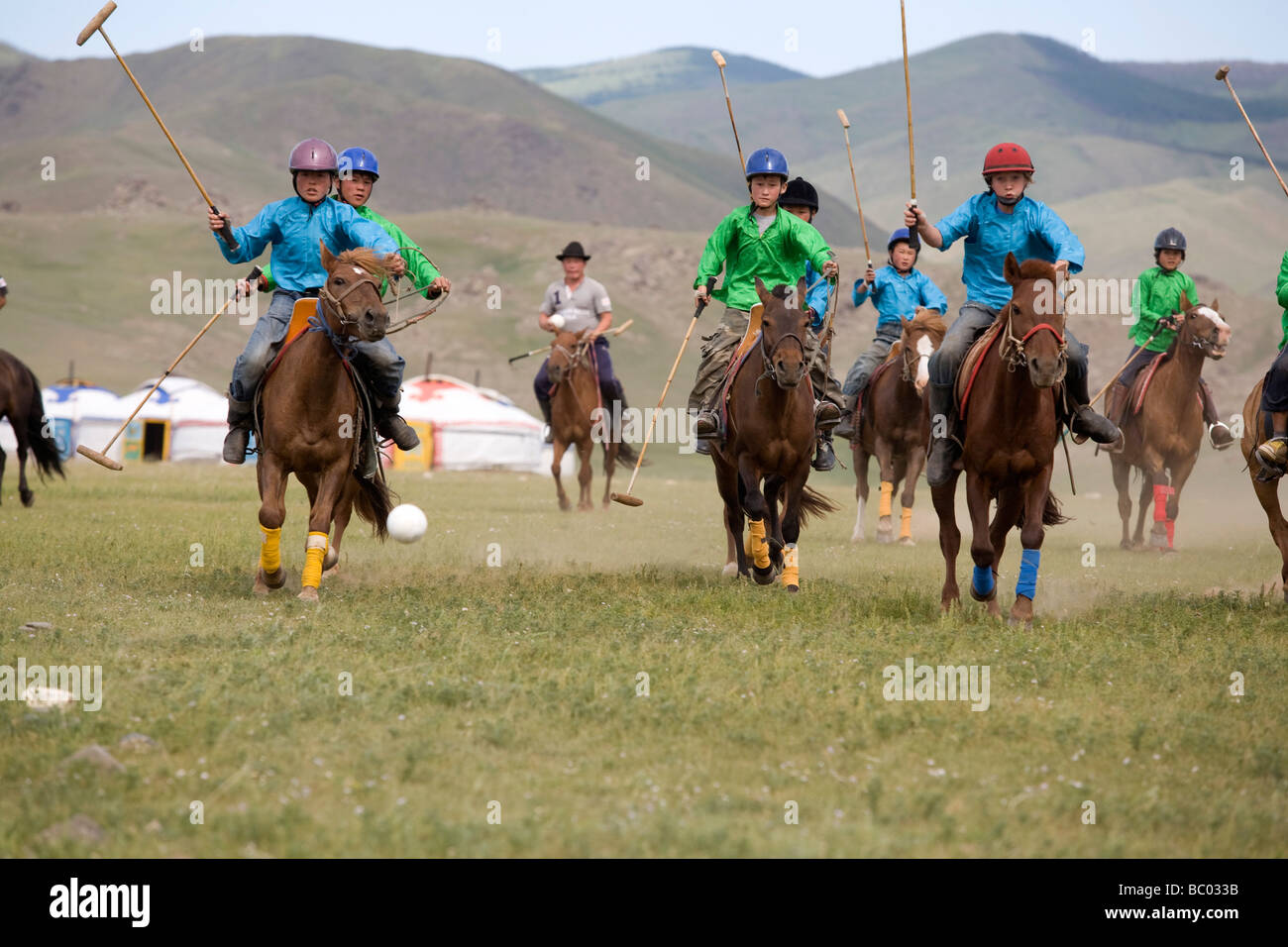 Children's polo en Mongolie centrale. Banque D'Images