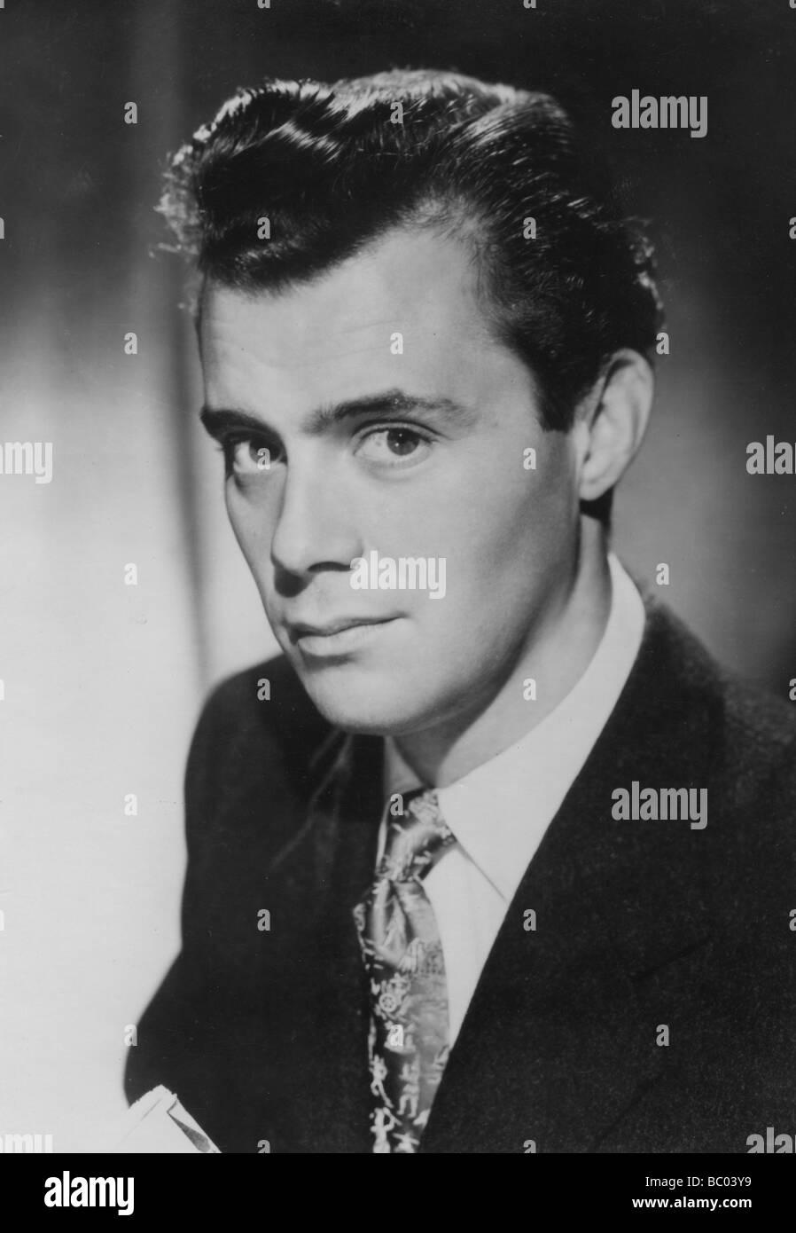 Dirk Bogarde (1921-1999), acteur anglais, c1950s. Artiste : Inconnu Banque D'Images