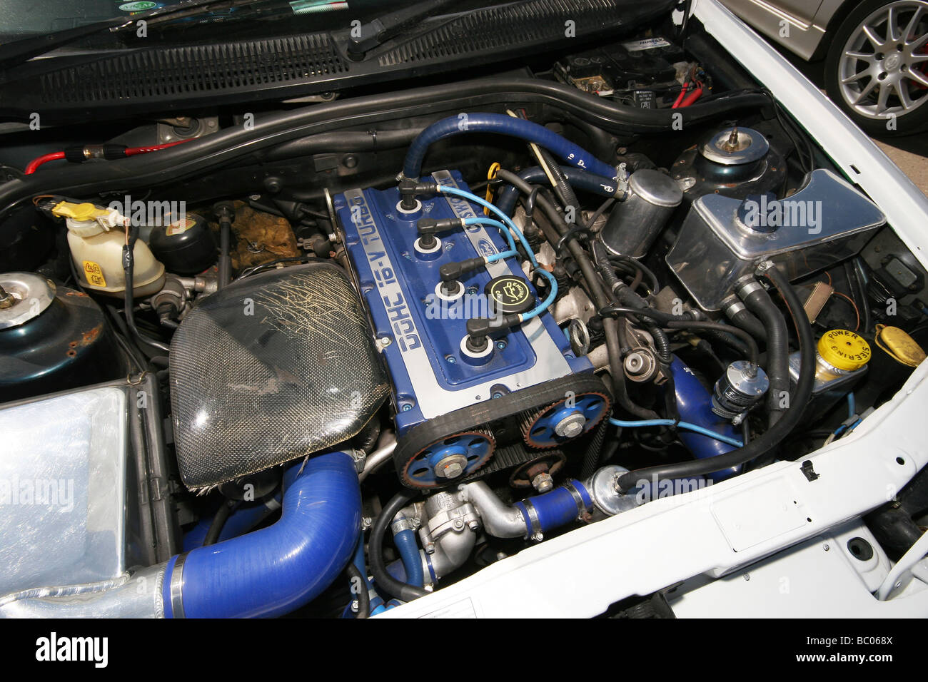 Moteur haute performance Ford Cosworth dans turbcharged escort RS. Banque D'Images
