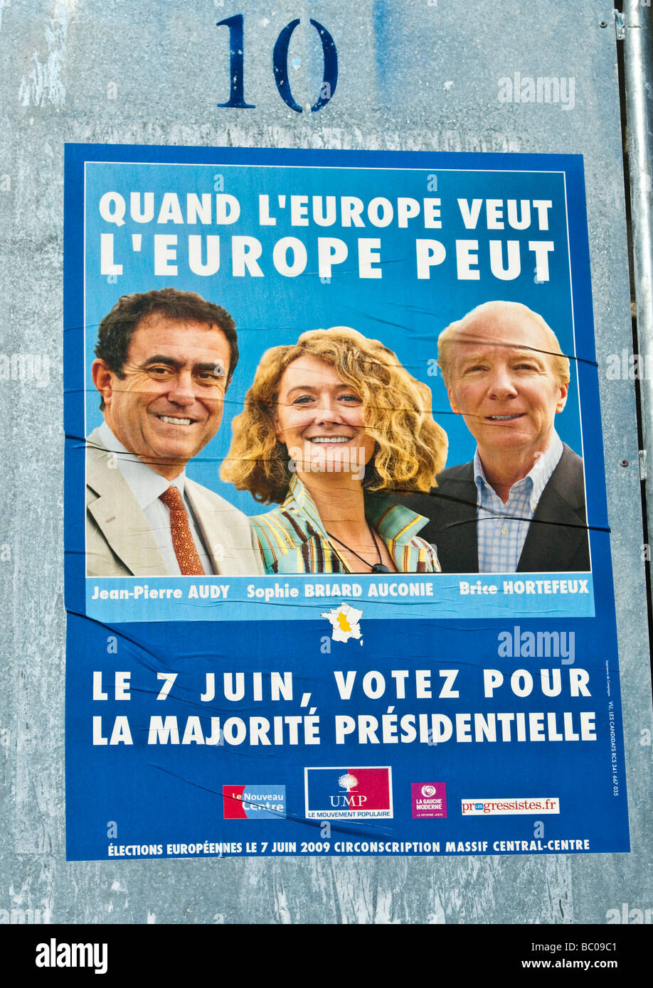 "Décharger" (Union Mouvement Populaire) de l'affiche du parti pour les élections du Parlement européen 2009 - Indre-et-Loire (centre), France. Banque D'Images