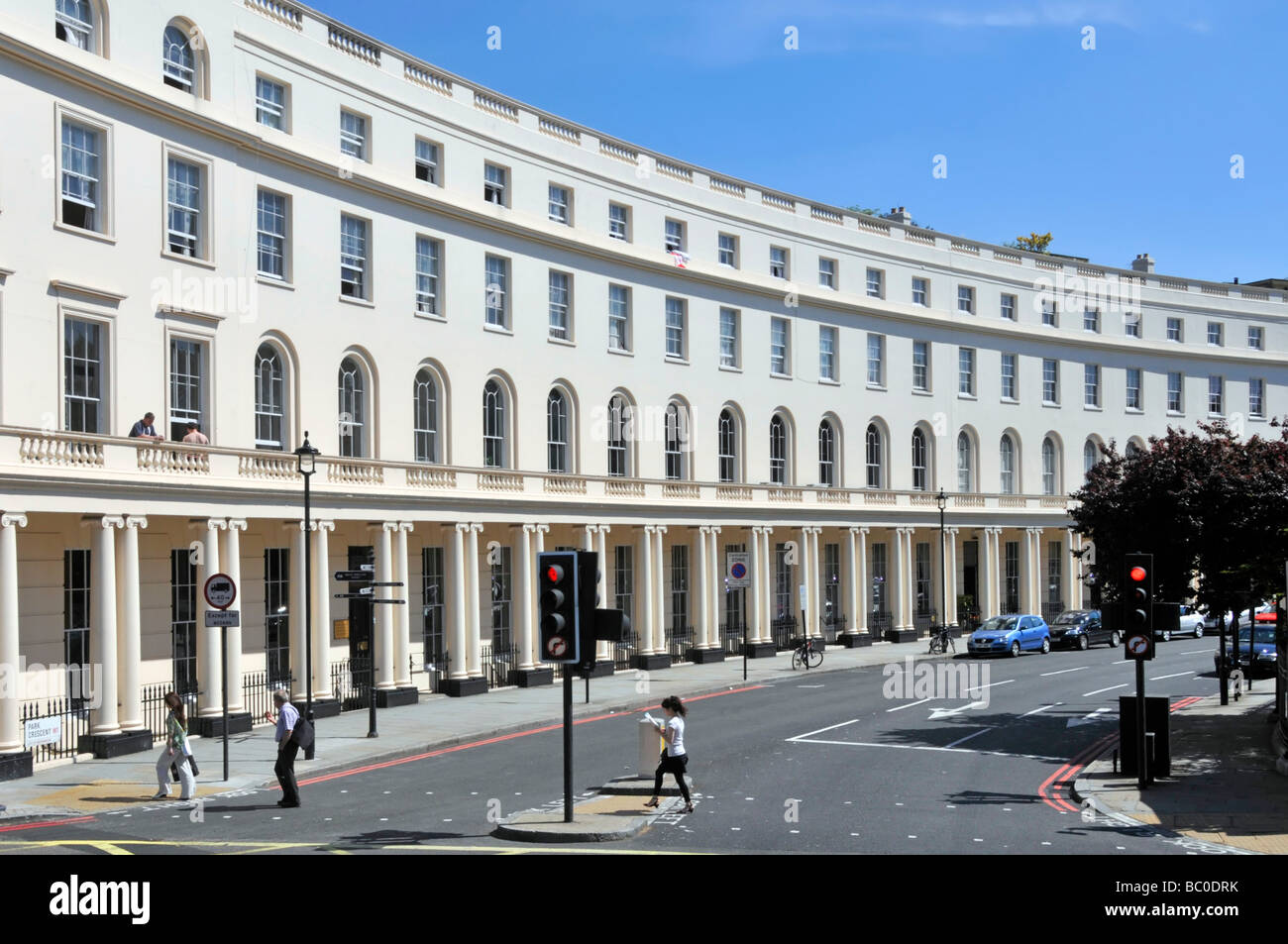John Nash Regency architecture façade courbée dans Park Crescent Londres W1 vue du bâtiment historique classé a Grade I Crown Estate propriété Angleterre Royaume-Uni Banque D'Images