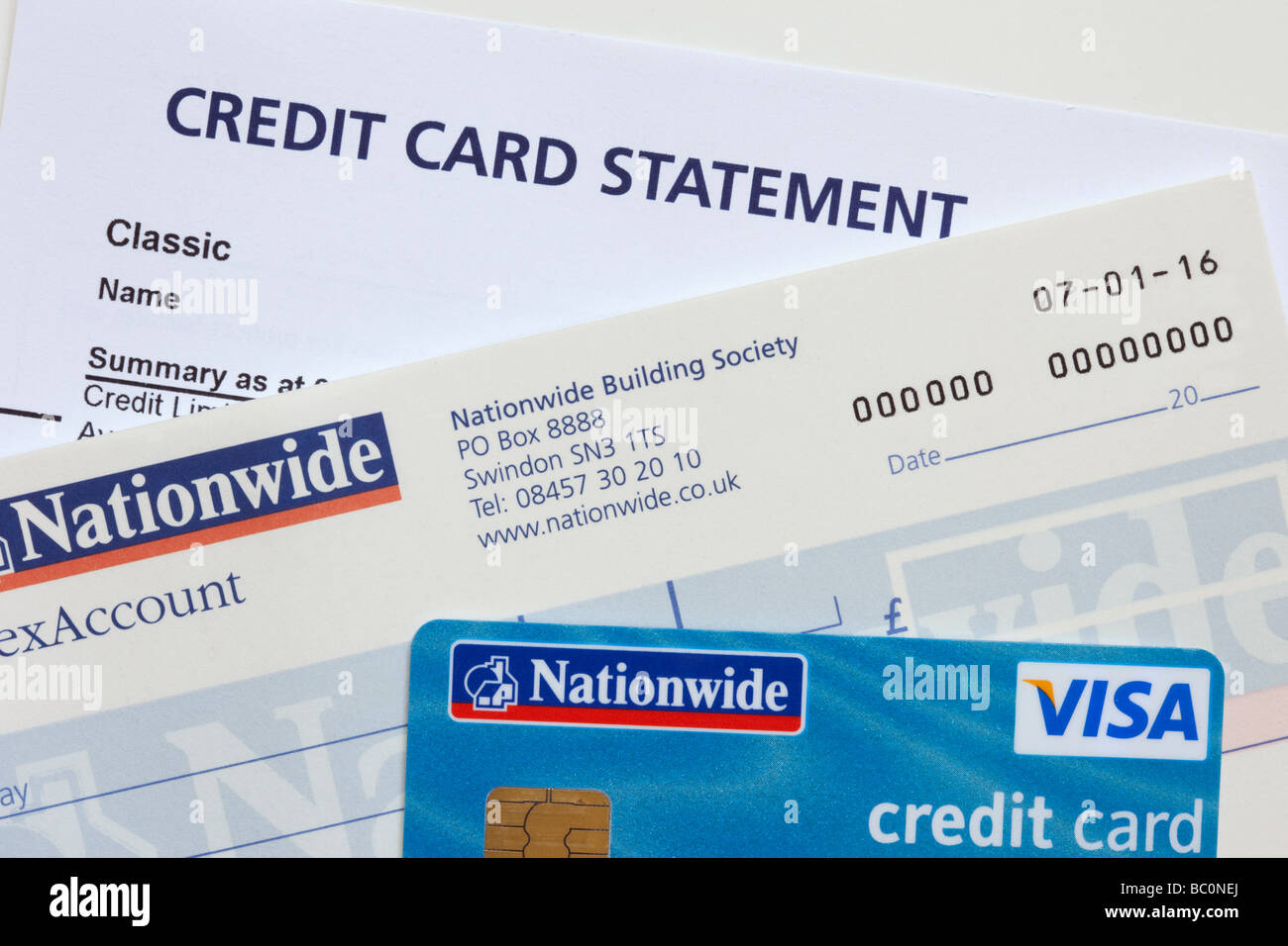 La Grande-Bretagne Angleterre Europe relevé de carte de crédit Visa card et  carnet de chèques close up Photo Stock - Alamy