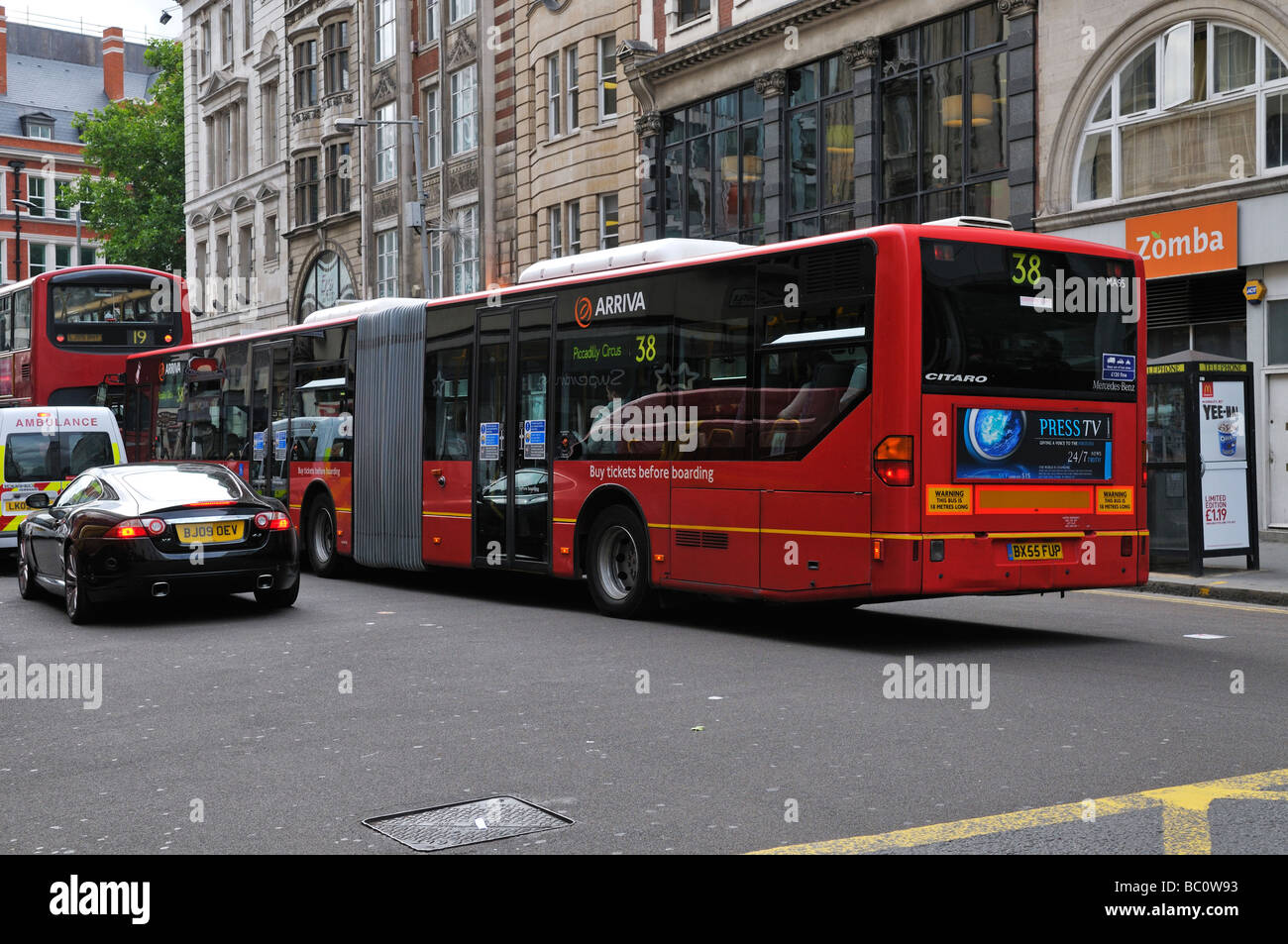 London red double longueur bendy bus sur High Holborn Banque D'Images