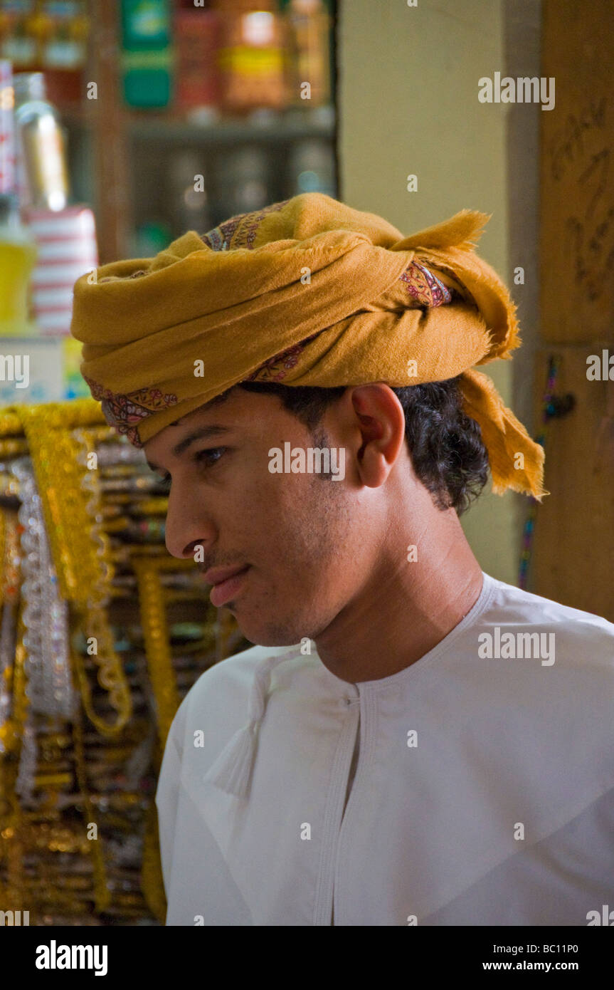 La population locale dans le souk de Mutrah Muscat Oman Banque D'Images