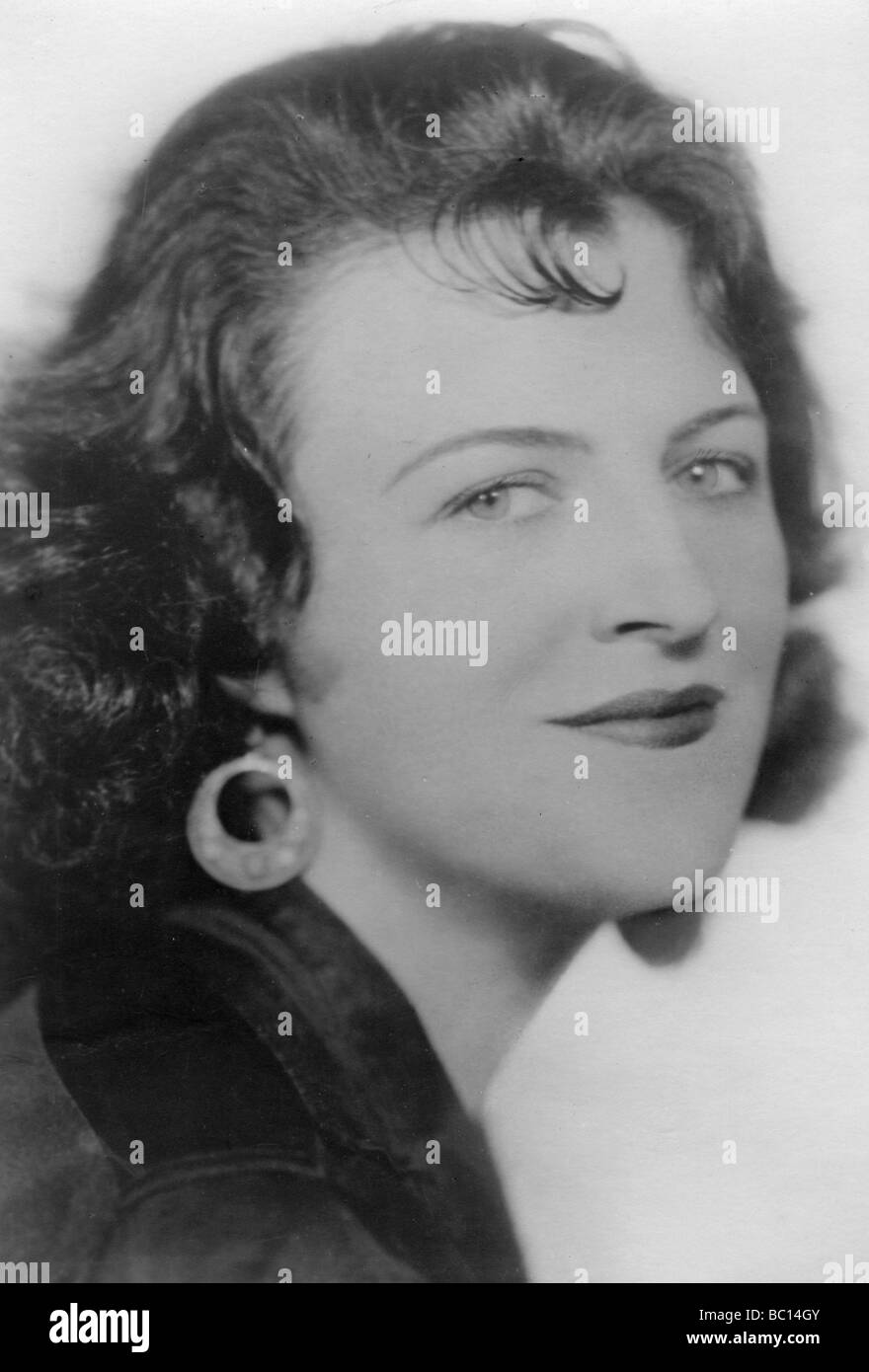 Gracie Fields (1898-1979), chanteuse et comédienne, c1920s. Artiste : Inconnu Banque D'Images Gracie Fields (1898-1979), chanteuse et comédienne, c1920s. Artiste : Inconnu Banque D'Images