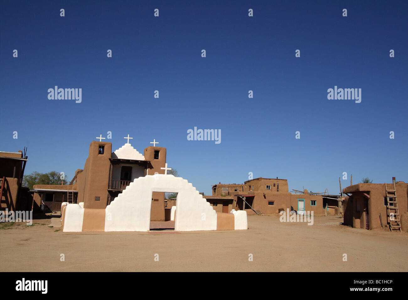 L'église San Geronimo Taos Pueblo Banque D'Images