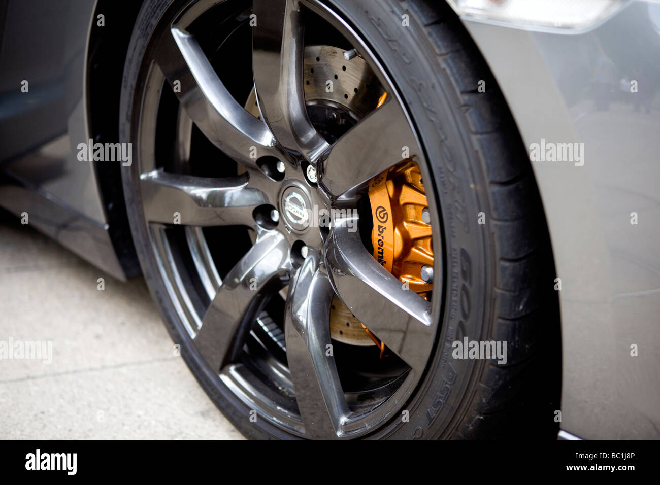 Nissan GT-R Alloy Wheel Photo Stock - Alamy