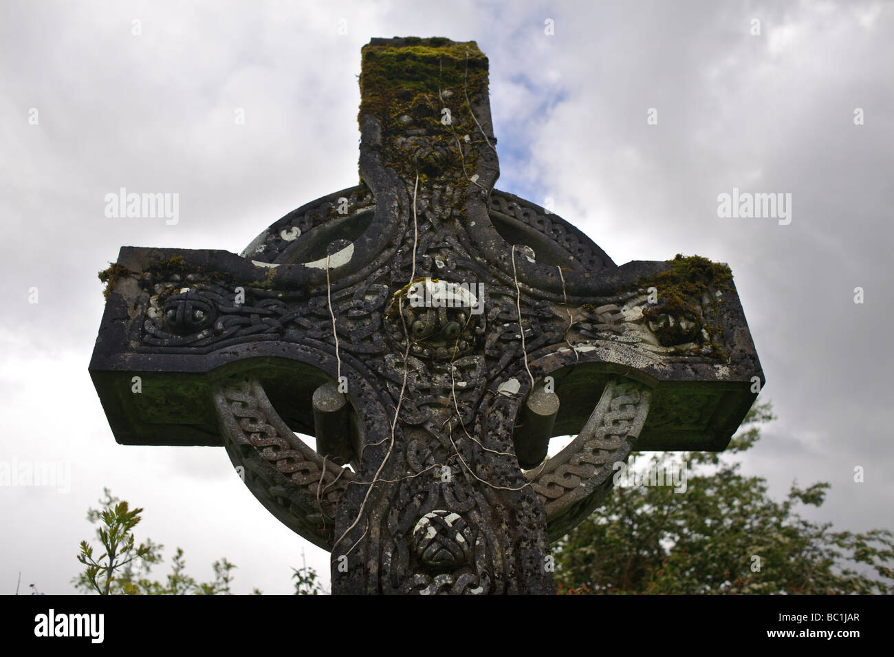 High cross à tombe de Turlough O Carolan, dans le comté de Roscommon Banque D'Images