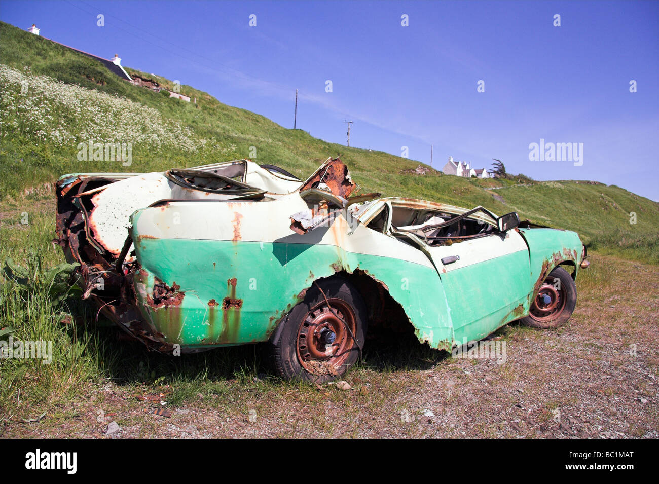 Voiture accidentée, Ardmore Point, Waternish, presqu'île de Skye, Hébrides intérieures, côte ouest de l'Ecosse, Royaume-Uni Banque D'Images