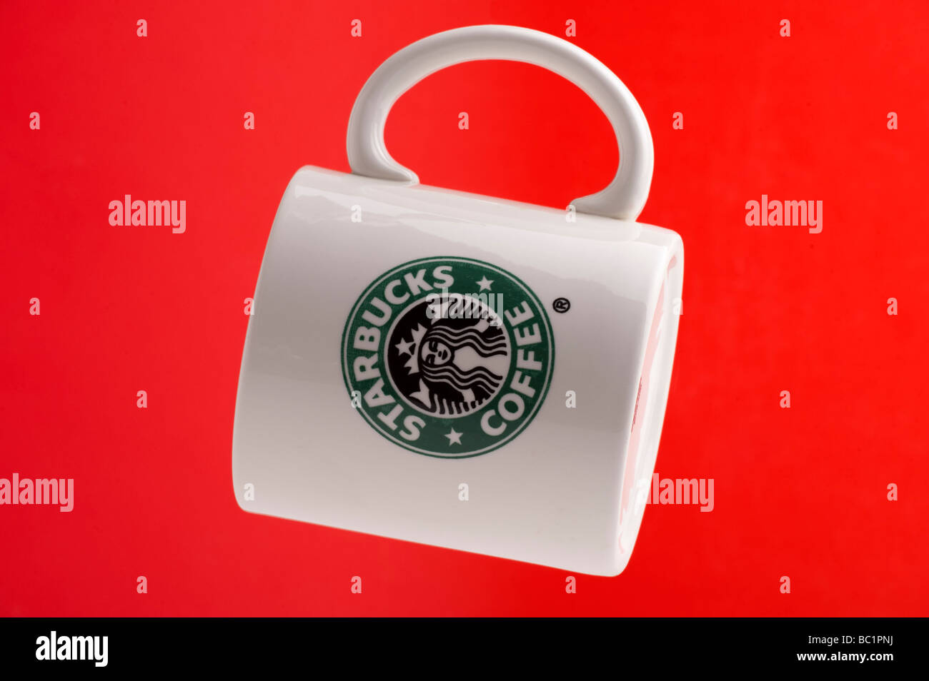 Blanc taille Starbucks pinte tasse en céramique Banque D'Images