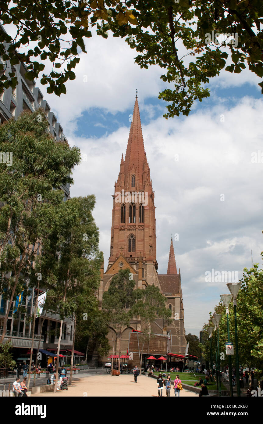 La Cathédrale St Paul et place de la ville, Melbourne, Victoria, Australie Banque D'Images