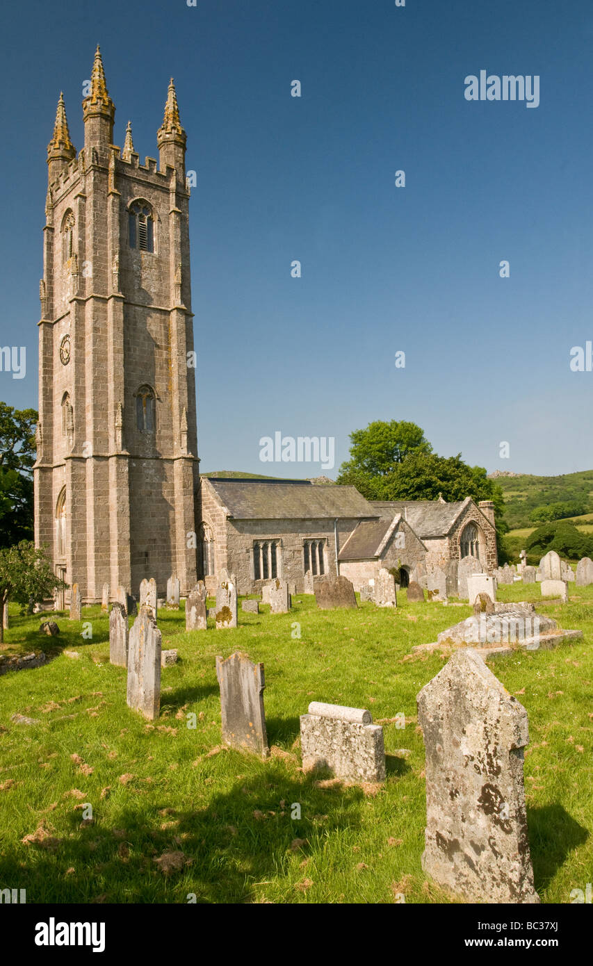 L'église de St Pancras, Widecombe dans la Lande, dans le Dartmoor National Park, Devon, lors d'une journée ensoleillée en juin. Banque D'Images