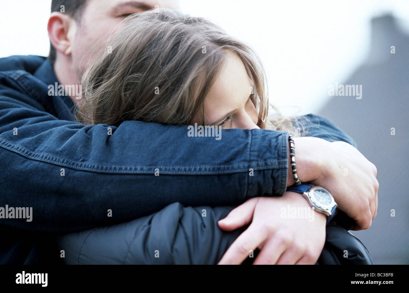 Couple Triste Deuil Apres Funeral Aider Triste Ami Photo Stock Alamy