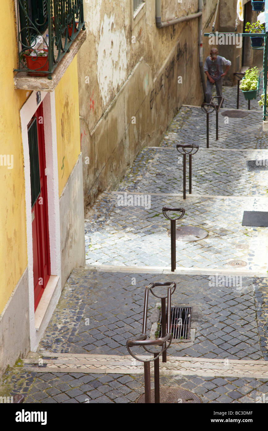 Scène de rue, vieille ville de Lisbonne, Portugal Banque D'Images