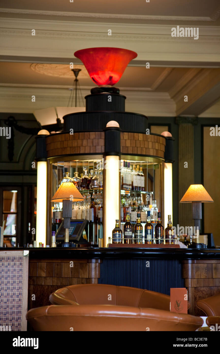 Le bar dans le salon public principal de l'hôtel Gleneagles 5*, Perthshire, Écosse Banque D'Images