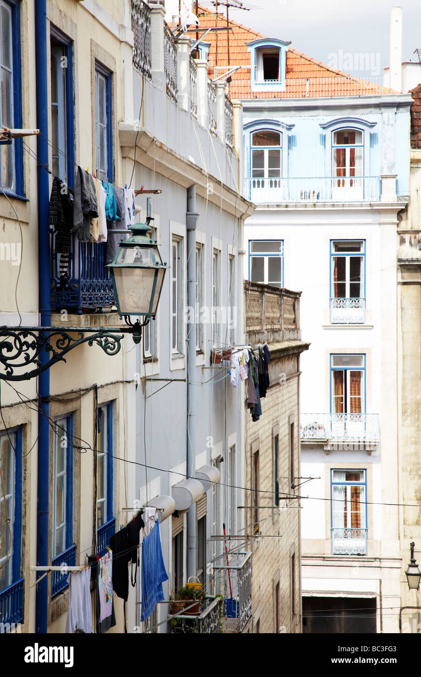 Scène de rue, vieille ville de Lisbonne, Lisboa, Portugal Banque D'Images